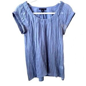 Banana Republic Lavender Blue 100% Silk Cap sleeve blouse top.‎ Lined.